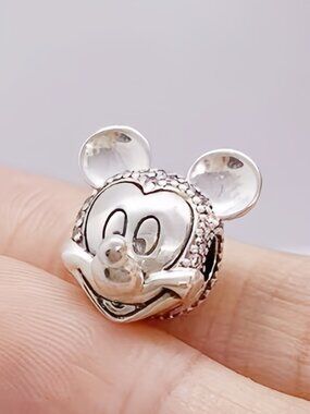 Pandora Disney Mickey Mouse Pavé Clip Charm